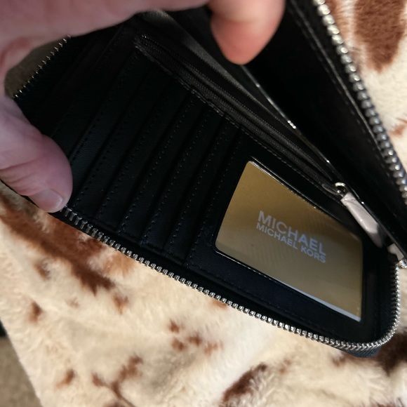 Metallic pink Coach wallet never used - Picture 2 of 3